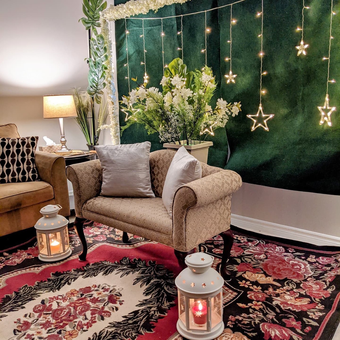 Elegant decore for small geathrings like Nikkah Engagement etc — Faya