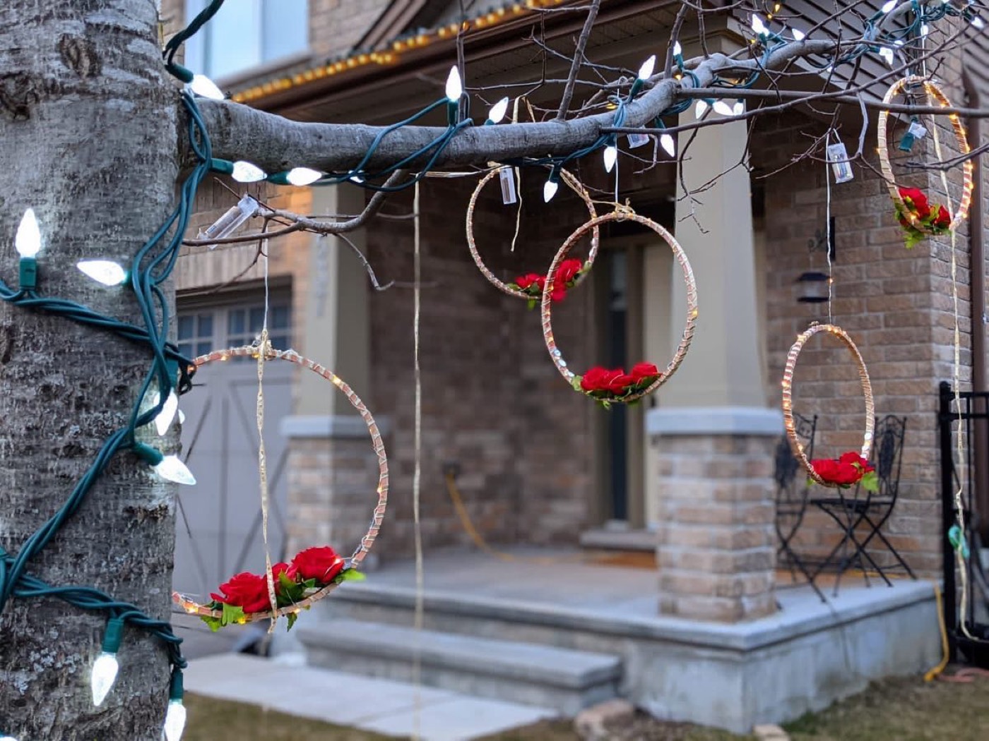 Delicate Floral Hoops for your events Decorated with roses, sparkling gotta, and LED lights — Faya