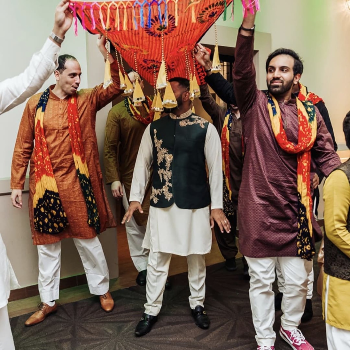 Bride or Groom entry dupatta chaddar for mayoun, mehendi or Sangeet — Faya