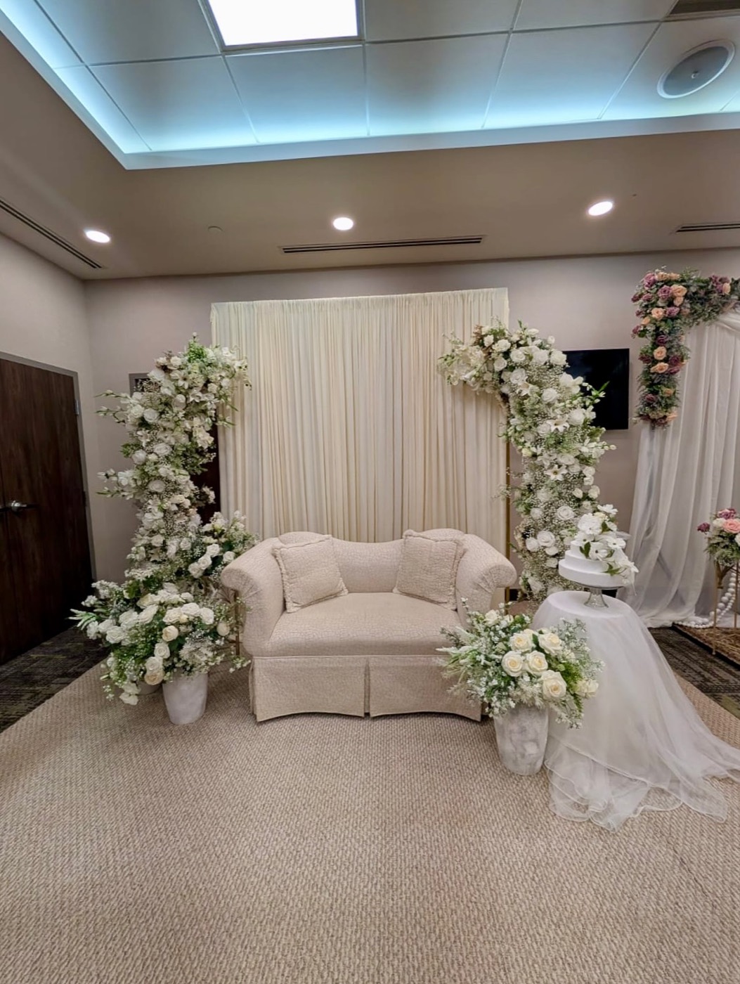 An ivory-white wedding dream — Faya